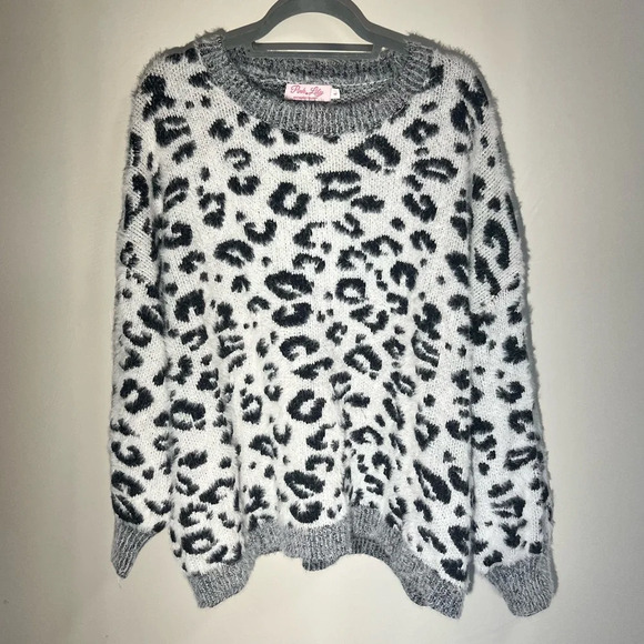 Pink Lily Fuzzy Soft Black White Leopard Animal Print Oversized Crew Sweater L - Picture 1 of 6